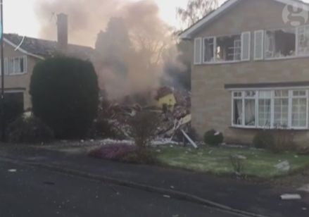 Un bărbat a murit în Marea Britanie, după ce o explozie a distrus complet o casă. "S-a auzit ca şi cum un avion s-ar prăbuşi". VIDEO