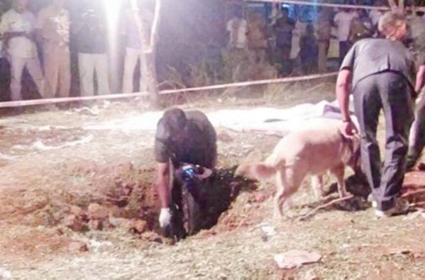 Un bărbat a murit, iar trei au fost răniţi, după ce au fost loviţi de un meteorit, în India. FOTO