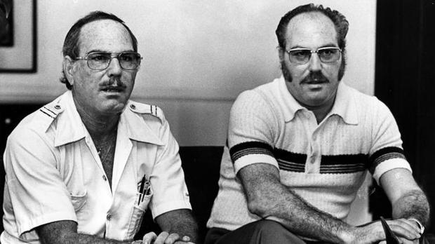 Povestea incredibilă a doi gemeni identici care au fost despărţiţi după naştere. Unul a crescut evreu, altul nazist