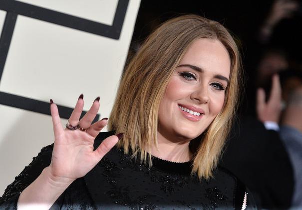 Adele spune că "a plâns în hohote" după ce problemele de sunet i-au distrus melodia, la gala Grammy - VIDEO