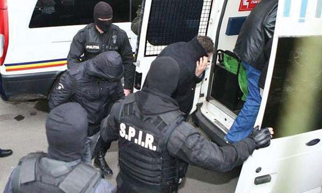 Bătrân de 87 de ani, tâlhărit de patru tineri