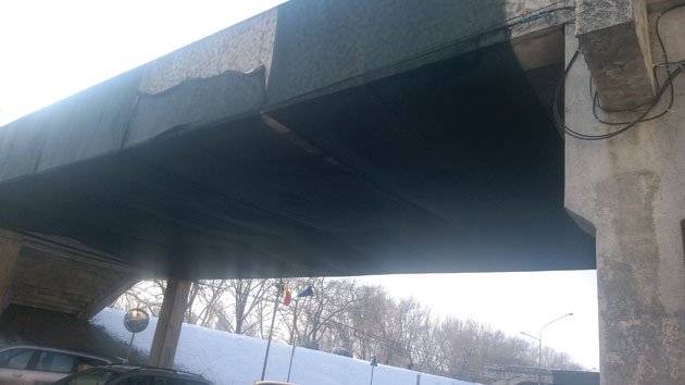 Primăria reabilitează pasarelele peste Bulevardul Transilvania