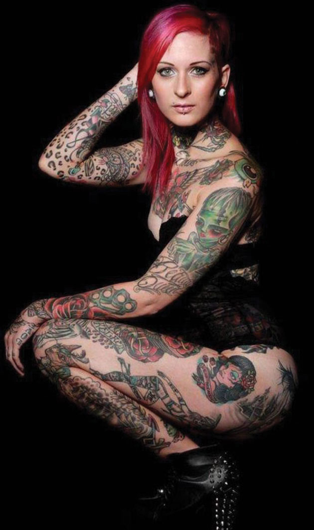 Cea mai tatuată femeie din Europa a venit în România!