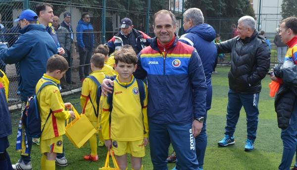 Un puști din Micula, în finala programului “Fotbal pe uliță”!