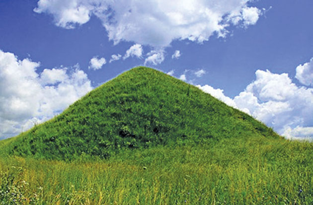 Enigmele piramidelor de pământ din Sătmar
