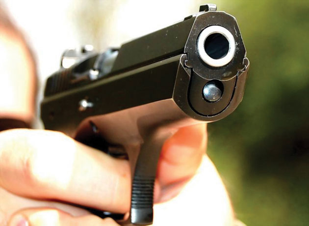 Deţinători de arme fără permis, prinşi