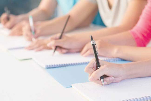 Peste o mie de burse pentru elevii sătmăreni