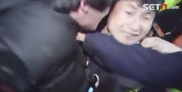 Sute de oameni vor să linşeze un bărbat care a decapitat o fetiţă de patru ani în Taiwan