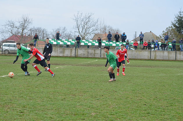 Meci nebun  între LPS-uri