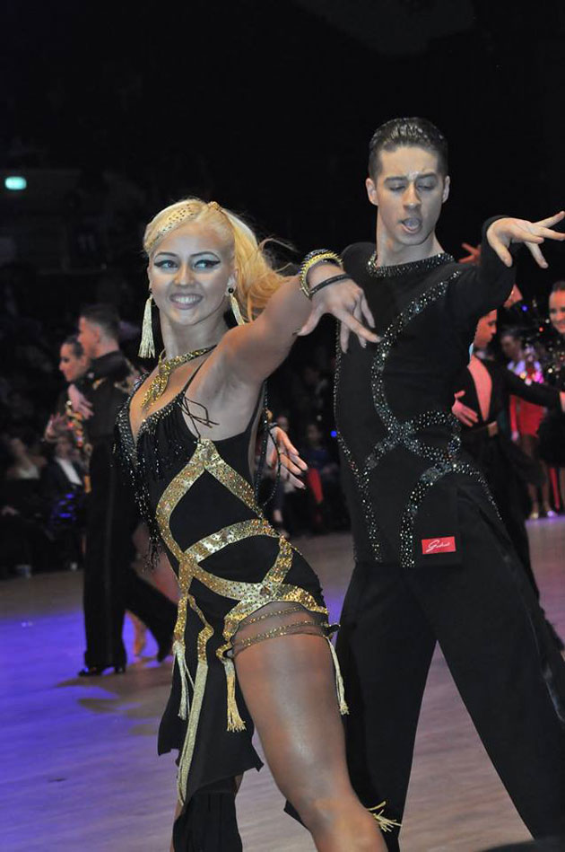 Royal Dance Club rămâne în top!