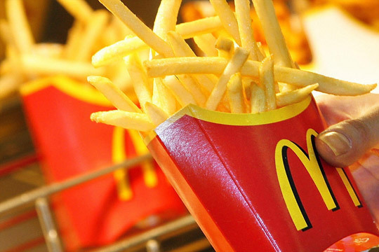 Confesiunile unui angajat McDonald's traumatizat: ce se întâmplă cu adevărat în restaurantele celui mai mare lanţ fast-food din lume