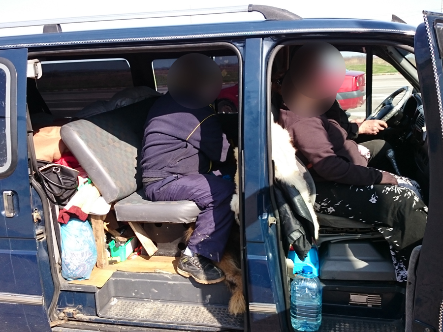 MAMĂ DENATURATĂ. Și-a ascuns copilul să-l scoată din țară. Unde l-au găsit polițiștii de frontieră