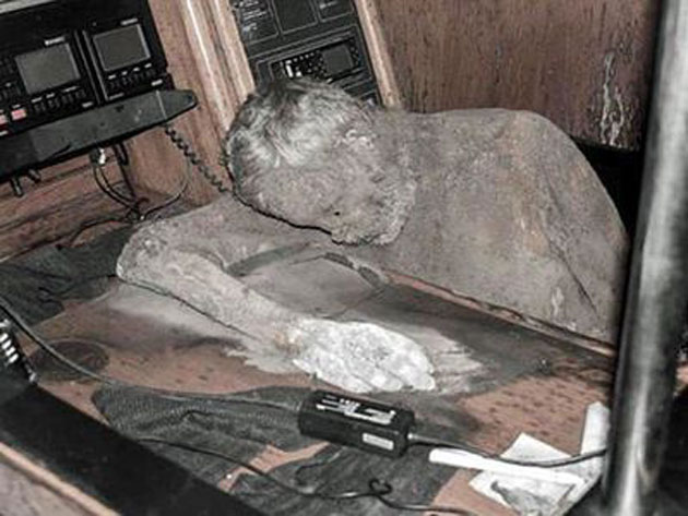 Cadavru mumificat, găsit la bordul unui iaht care plutea în derivă în oceanul Pacific