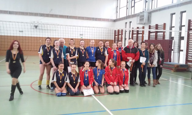 ONSS volei licee  /  Fetele de la Slavici, cele mai bune din judeţ