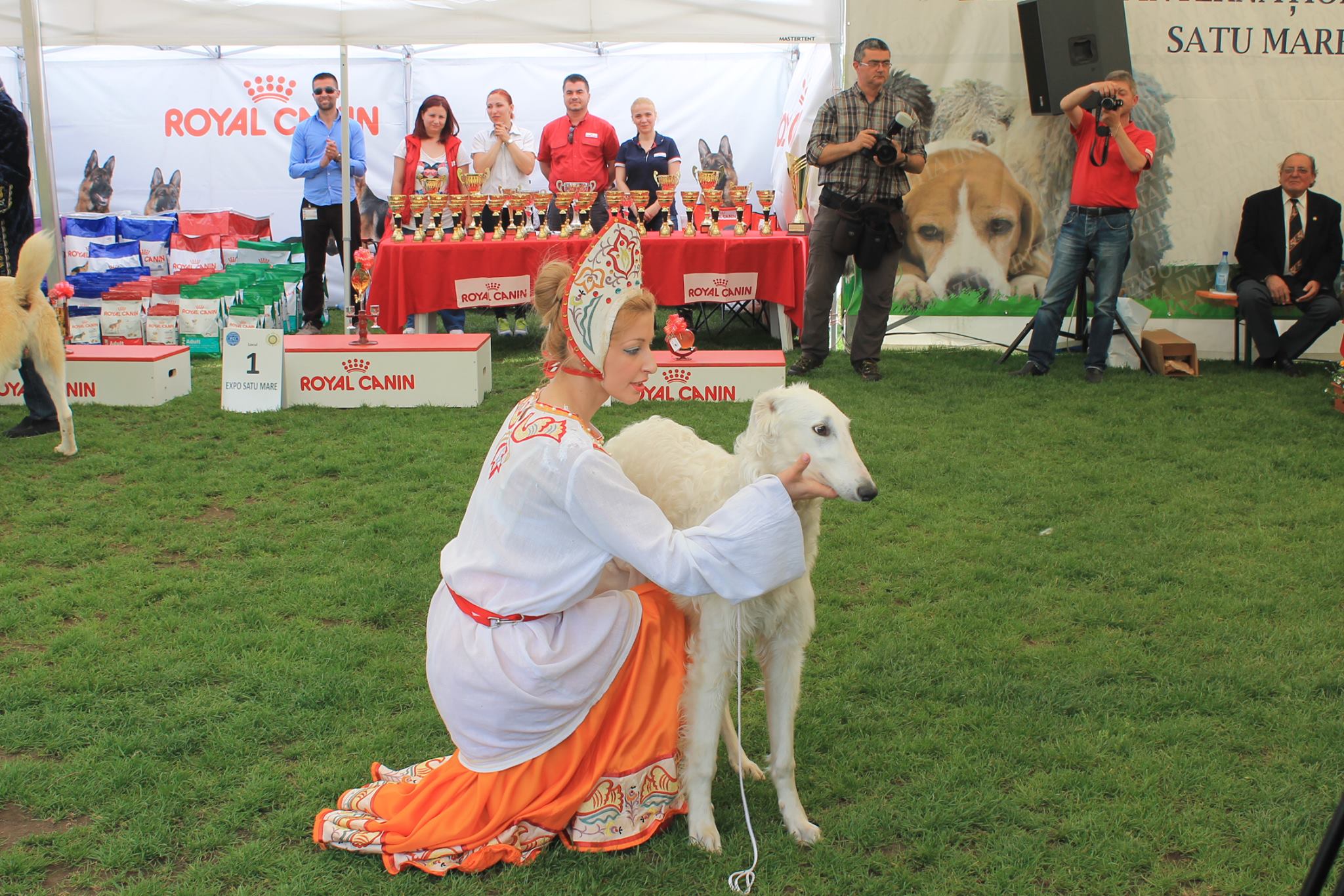 Paradisul cățeilor a fost, pentru un weekend, la Satu Mare