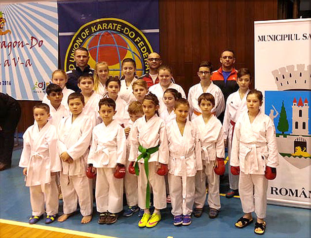 Karate  /  13 medalii pentru CSM Satu Mare la Cupa Dragon-Do