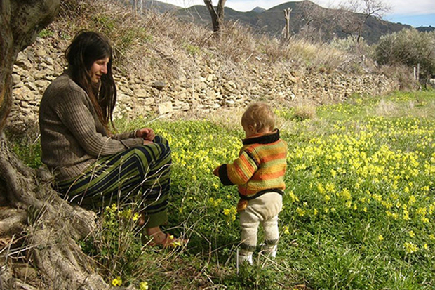 Alice, românca de 27 de ani care a renunţat la civilizaţie: „Am ales sa vad cerul si stelele in locul mall-urilor”