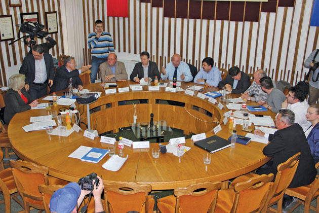 Scandal monstru în ședința Consiliului Local