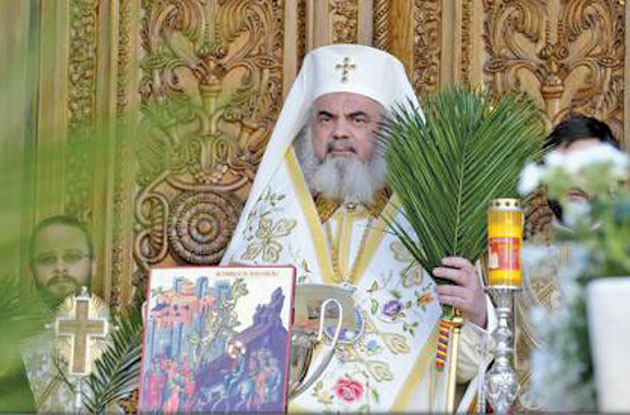 Florile purtate de Florii - prinosul iubirii sfinte față de Dumnezeu și semeni