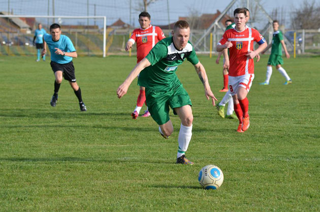 Liga a 4-a elite  /  Liderul are meci greu la Carei