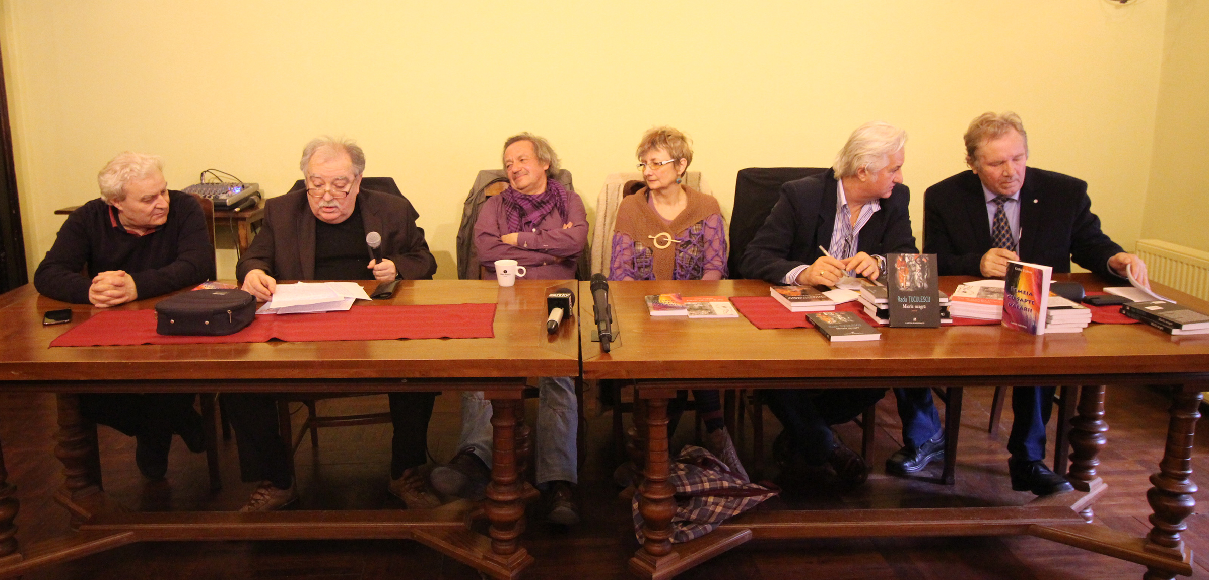 Dublă lansare de carte la Poesis