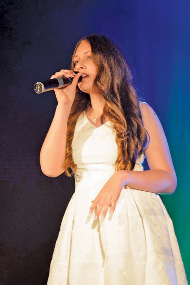 Premiul III  pentru  Niculina Pop