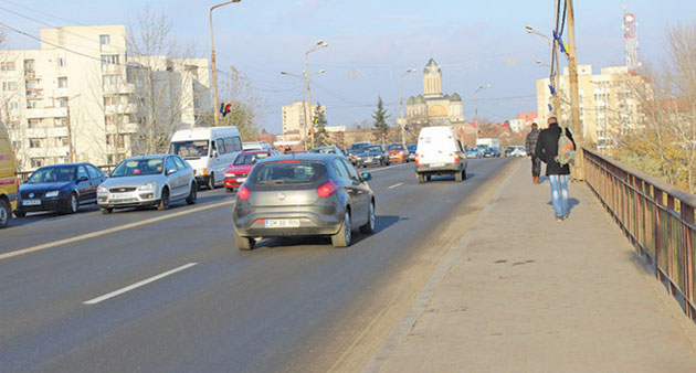 Lucrările la Podul Decebal au fost amânate