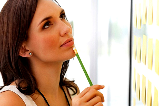 Cum poţi să faci mii de euro din vânzarea de creioane: o antreprenoare de 25 de ani a construit un business cu produse vintage