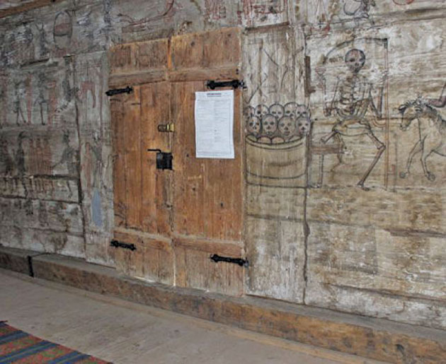 Biserica-din-Corund2