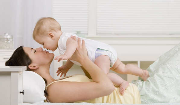 Vârsta tatălui şi stilul de viaţă, asociate cu defectele de naştere a copilului