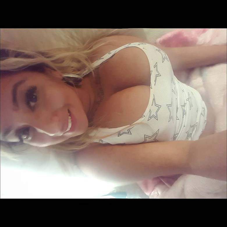 Anchetă la o secţie de poliţie după ce o adolescentă a scris pe Facebook că a avut relaţii intime cu mai mulţi ofiţeri