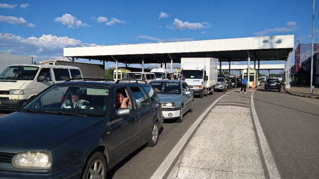 Îngrămădeală mare astăzi în Vama Petea