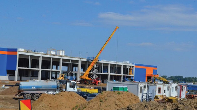 Dedeman se va deschide în vară