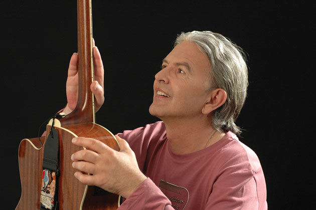 Ducu Bertzi vine la Tăşnad