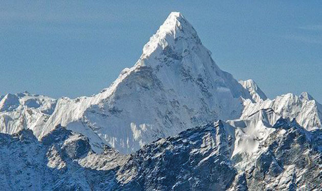 Everest nu mai este cel mai înalt munte din lume