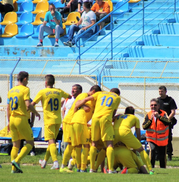 Din nou lideri în play-out!