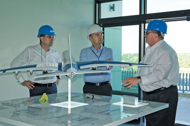 Prefectul a vizitat fabrica UAC din Dumbrăviţa