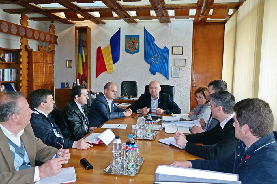 Prefectura se implică în cazul balconului prăbuşit