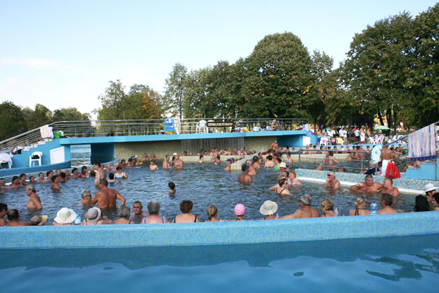 Sătmărenii, invitați la distracție acvatică