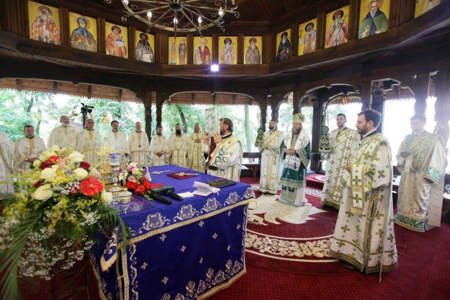 Hram la Mănăstirea Scărișoara Nouă