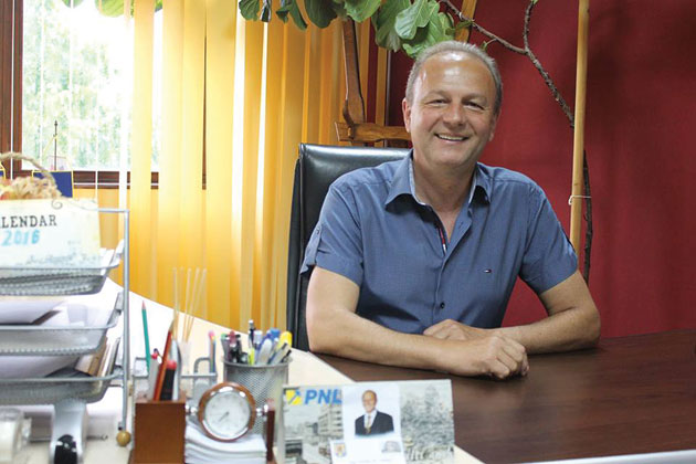 Locul de poveste, unde primarul lucrează cu suflet