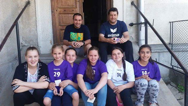 Inedit  /  Handbal şi multă omenie la Atletik