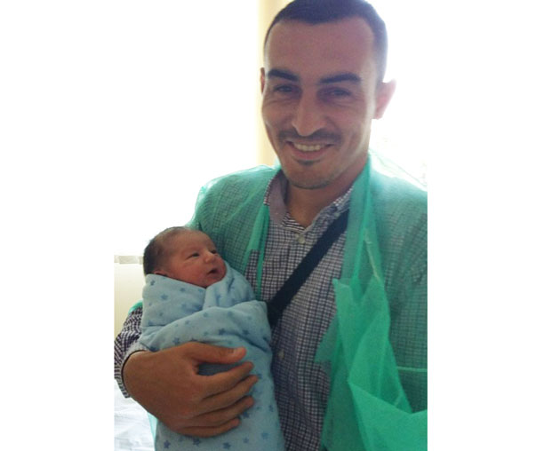 Căpitanul Iuhas,  tată de băiat!