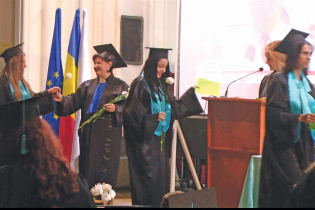 Şcoala postliceală VASILE GOLDIŞ Satu Mare  este unică în judeţ, dar şi în ţară