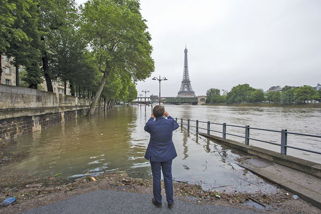 Franța: Costul inundațiilor ar putea  ajunge la două miliarde de euro