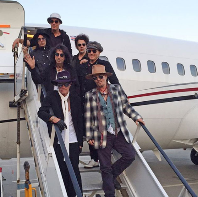 Johnny Depp a ajuns în România, unde va susţine un concert pe 6 iunie