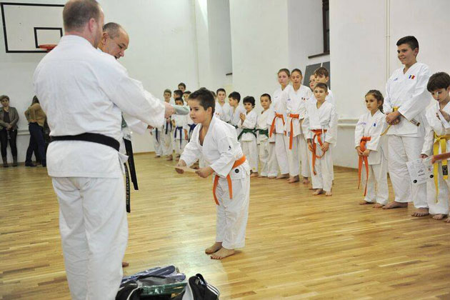 S-a format Colegiul Centurilor Negre