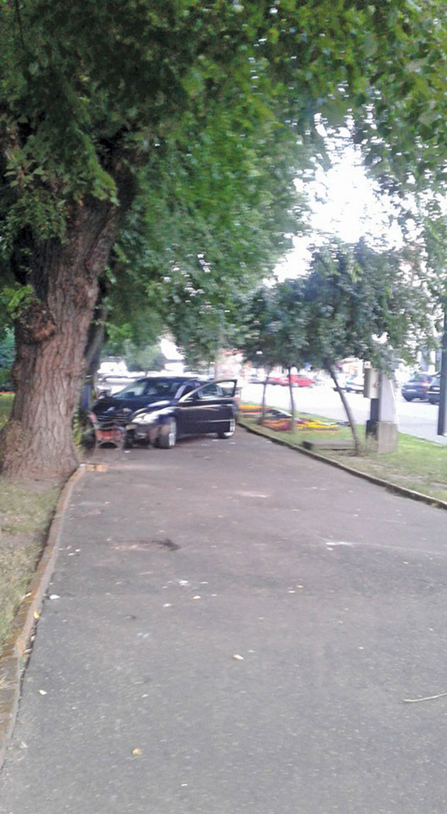 Cu mașina la terasă!