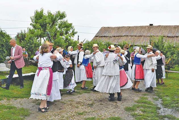 Prima ediţie a Festivalului Meșteşugurilor și Tradițiilor
