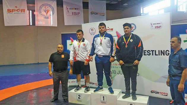 Lenard Berei, speranţa luptelor româneşti pentru Tokyo 2020